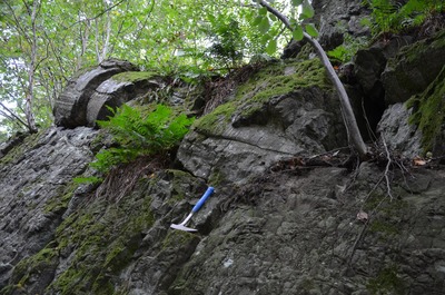 Vypreparovaná výplň lávového tunelu.