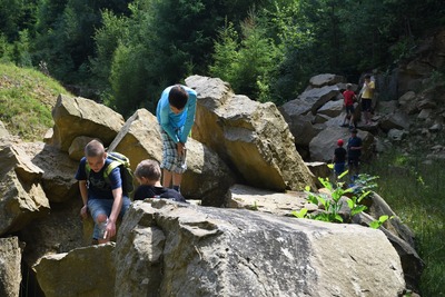 Mladí badatelé v lomu Libná