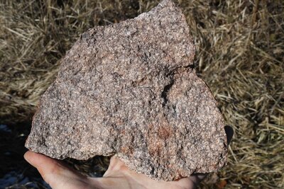 Vulkanoklastická hornina těžená v Malém lomu