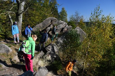 Žaltmanské arkózy nad Lotrandovou slují