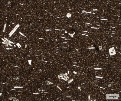 Proudovitá-fluidální textura horniny