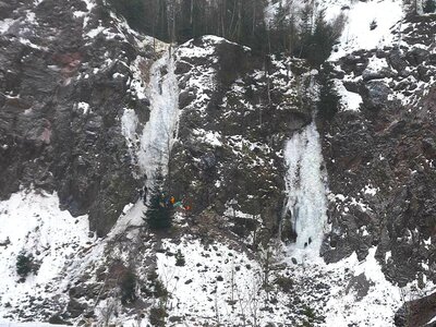 Ledopády v jihozápadní stěně lomu