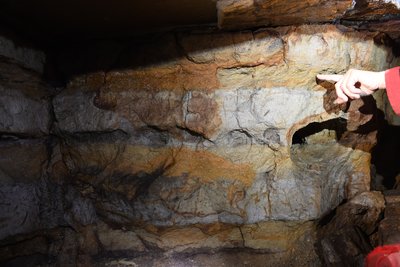 Průzkum pseudokrasových jeskyní v Adršpašsko-teplických skalách