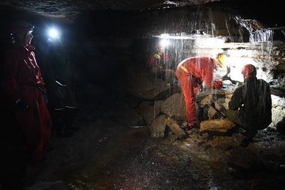 Průzkum pseudokrasových jeskyní v Adršpašsko-teplických skalách