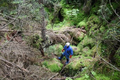 Průzkum pseudokrasových jeskyní v Adršpašsko-teplických skalách