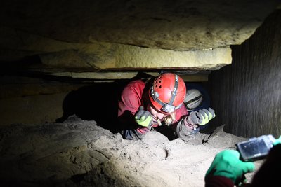 Průzkum pseudokrasových jeskyní v Adršpašsko-teplických skalách