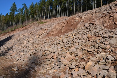 Ignimbrity v Uhlířském údolí